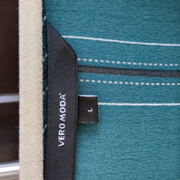 Shirt - Picture 2 of 3